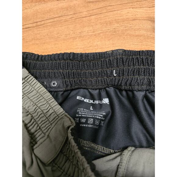 Endura Hummvee 3/4 Cycling Gray Black Outdoor Trail Shorts MTB Mountain Bike L - Picture 9 of 16